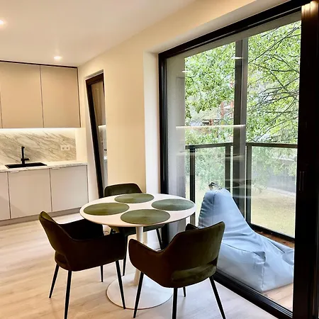 Апартаменти Leaf Vanagupe *